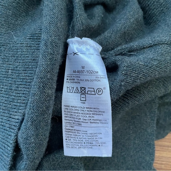 BANANA REPUBLIC Luxury Blend Men's M V-neck Long Sleeve Lightweight Sweater - Picture 4 of 6